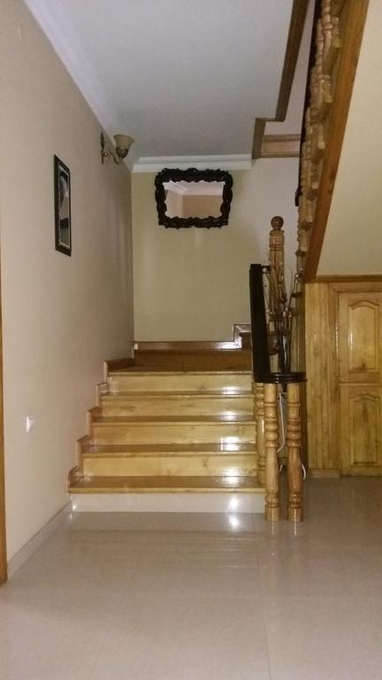 Guest House Kartvelishvili บาทูมิ ภายนอก รูปภาพ