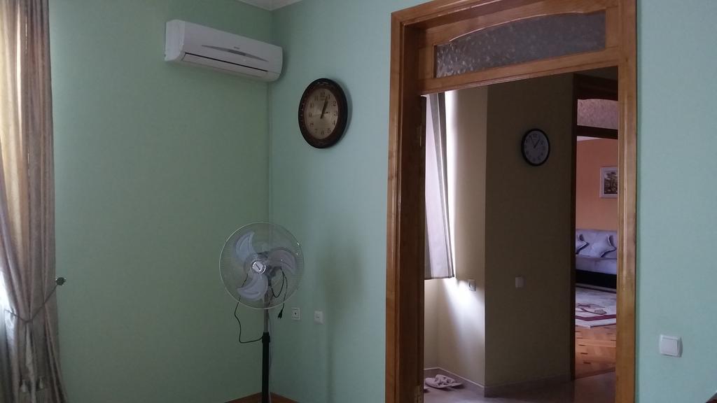 Guest House Kartvelishvili บาทูมิ ภายนอก รูปภาพ