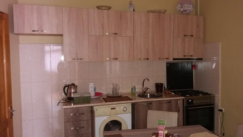 Guest House Kartvelishvili บาทูมิ ภายนอก รูปภาพ