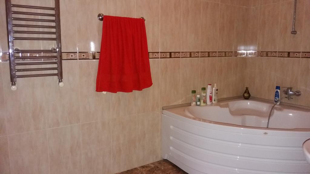 Guest House Kartvelishvili บาทูมิ ภายนอก รูปภาพ