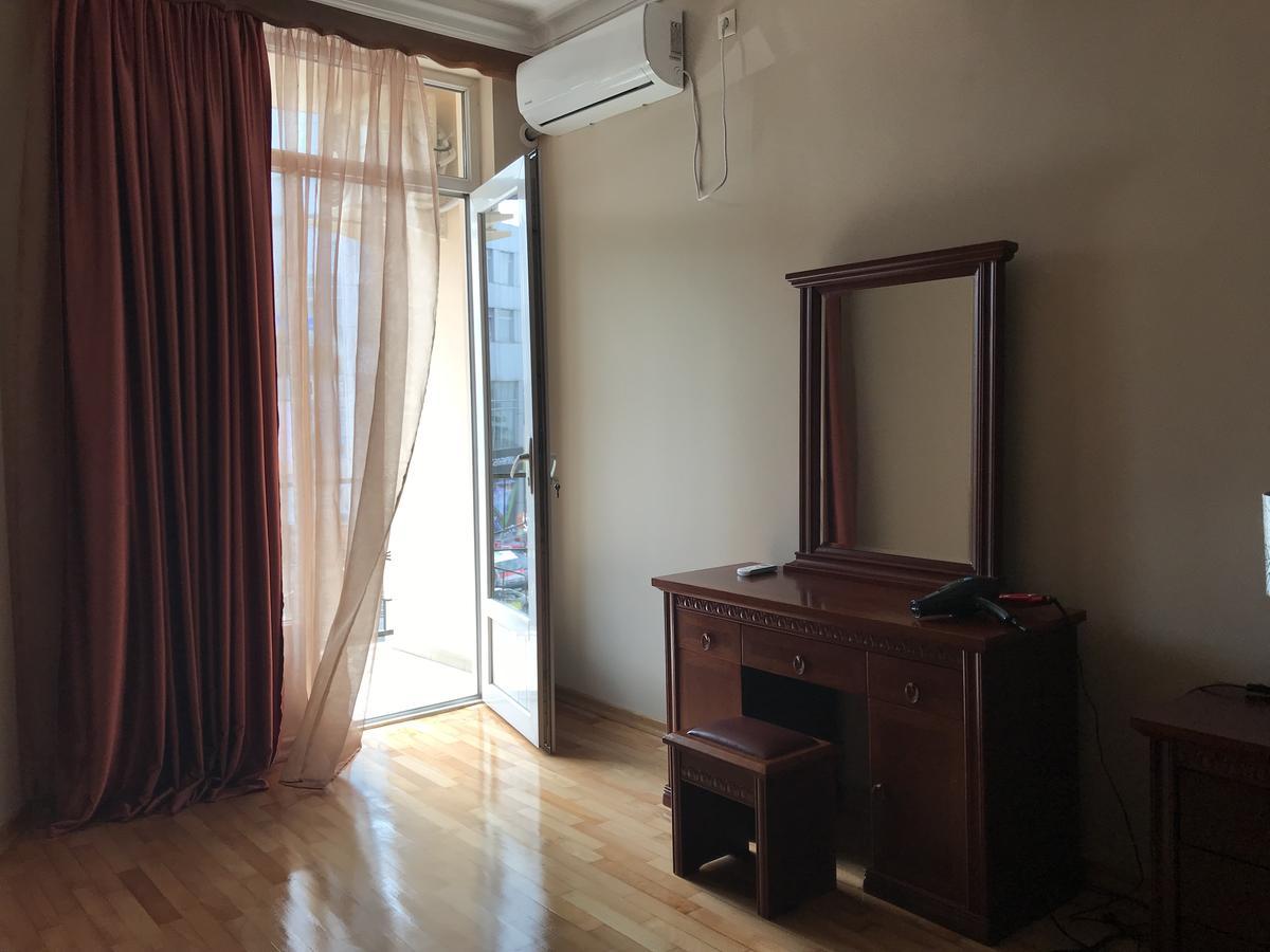 Guest House Kartvelishvili บาทูมิ ภายนอก รูปภาพ