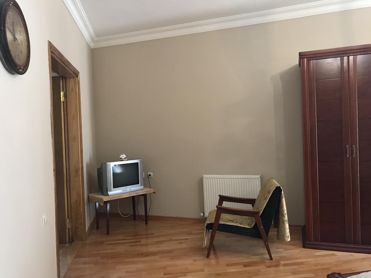 Guest House Kartvelishvili บาทูมิ ภายนอก รูปภาพ