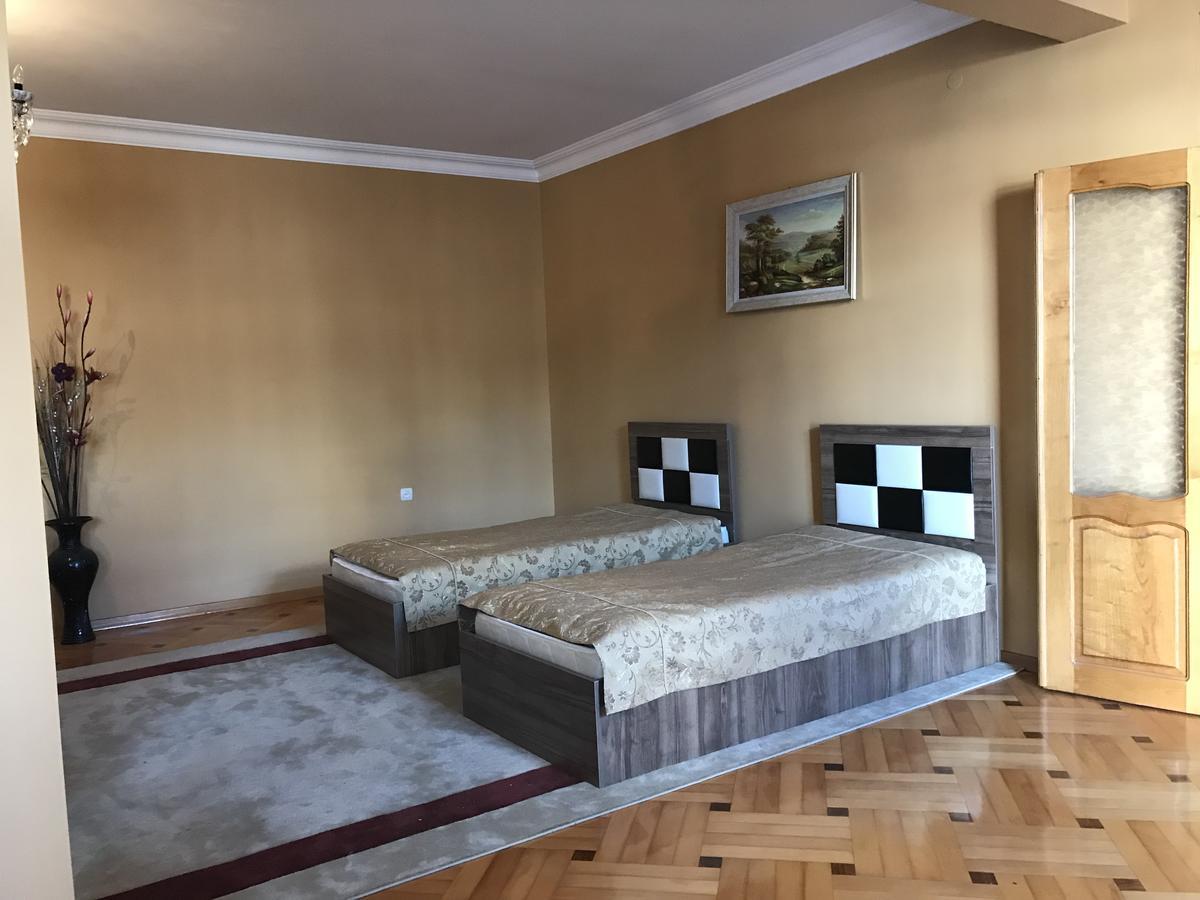 Guest House Kartvelishvili บาทูมิ ภายนอก รูปภาพ